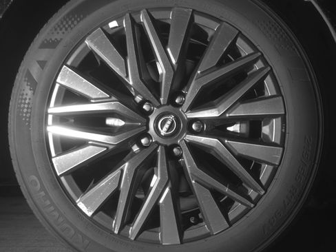 Used 2025 Nissan Altima 2.5 SV FWD image 13