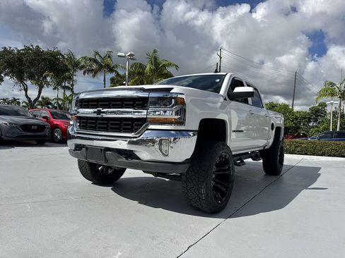 Used 2018 Chevrolet Silverado 1500 LT w/ All Star Edition AWD/4WD image 31