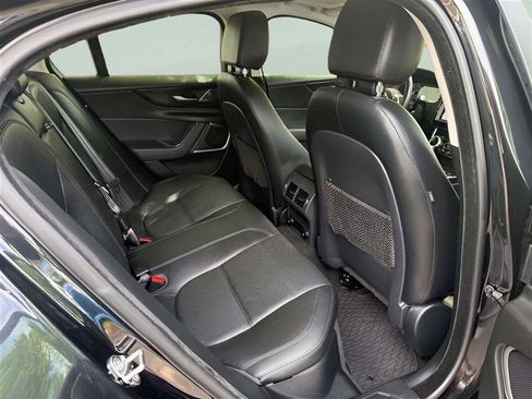 Used 2020 Jaguar XE S RWD image 18