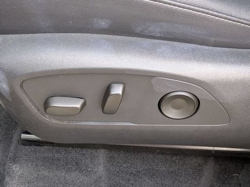 Used 2025 Chevrolet Traverse LT AWD/4WD image 16