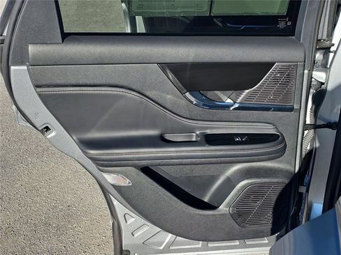 Used 2022 Lincoln Corsair FWD w/ Equipment Group 101A image 11