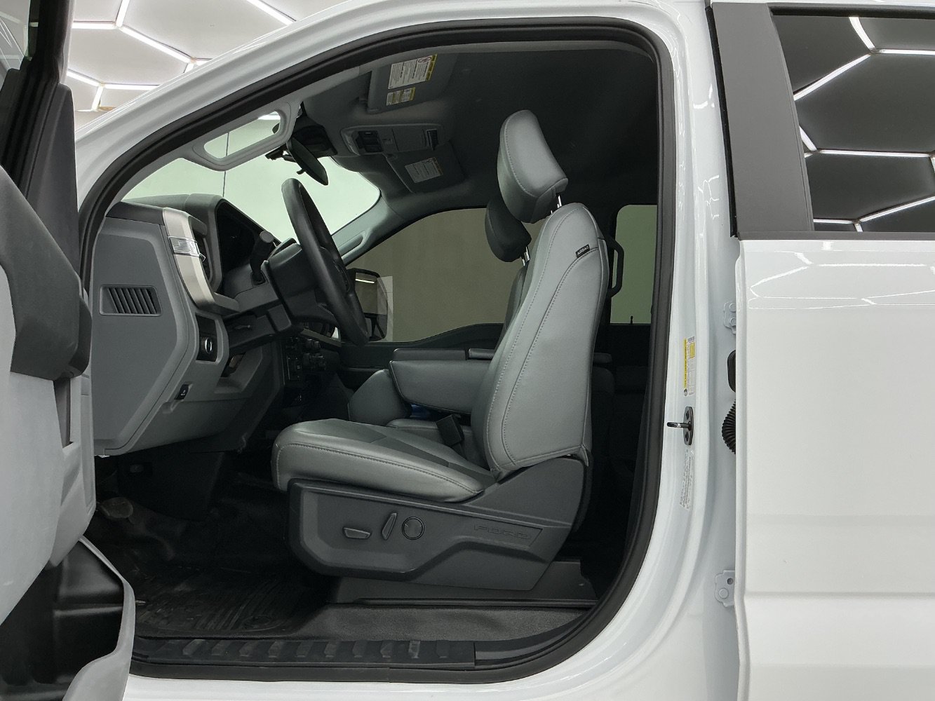 Used 2023 Ford F350 XL AWD/4WD image 16