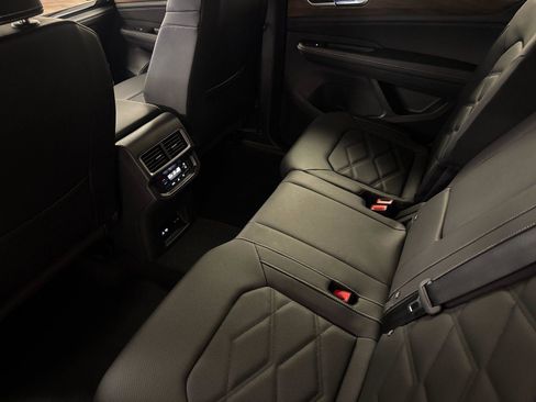 New 2026 Volkswagen Atlas SE image 11