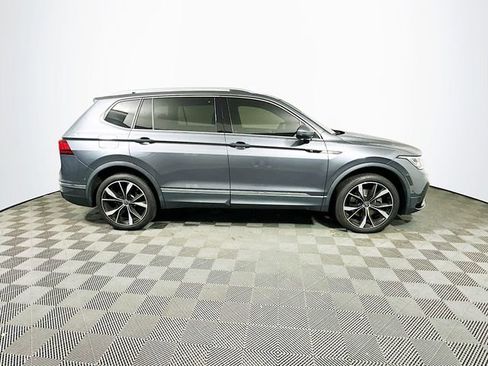 Used 2022 Volkswagen Tiguan SEL R-Line image 9