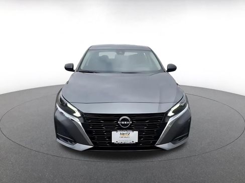 Used 2025 Nissan Altima 2.5 SV FWD image 4