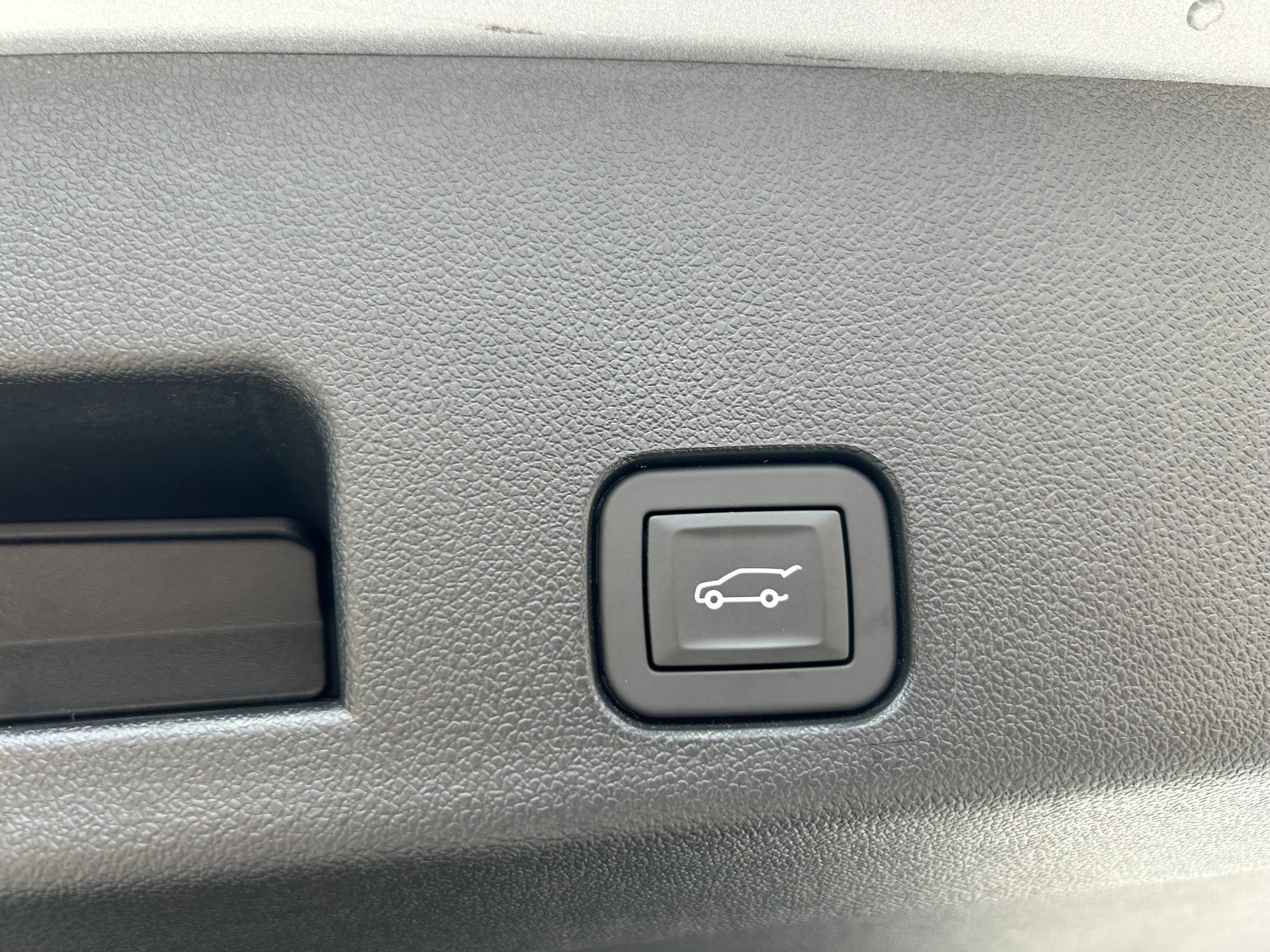 New 2026 Chevrolet Traverse High Country FWD image 11