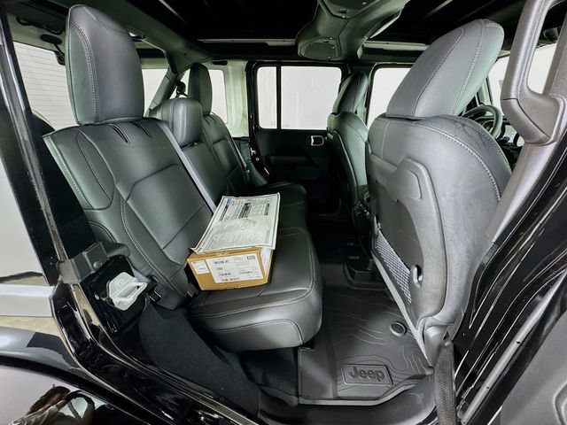 New 2026 Jeep Wrangler Unlimited Sahara AWD/4WD image 30