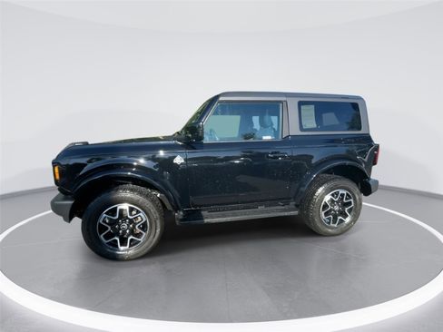 Used 2023 Ford Bronco Outer Banks image 6