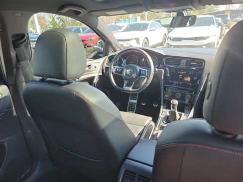 Used 2019 Volkswagen GTI SE image 13
