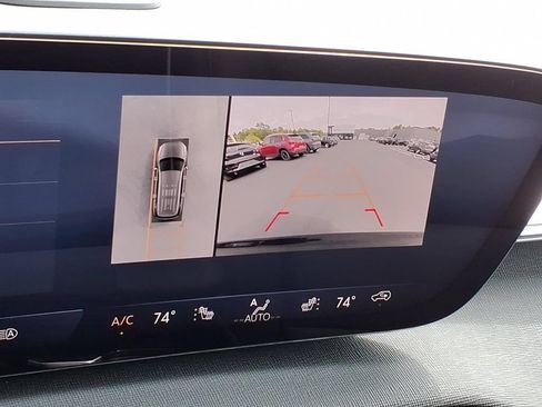 Used 2025 Buick Enclave Preferred AWD/4WD image 25