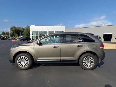 Used 2012 Lincoln MKX FWD image 4