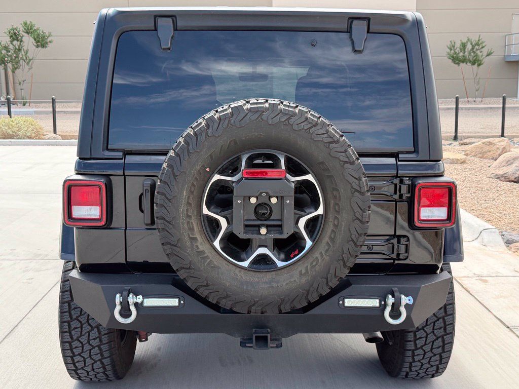 Used 2023 Jeep Wrangler Unlimited Rubicon AWD/4WD image 14