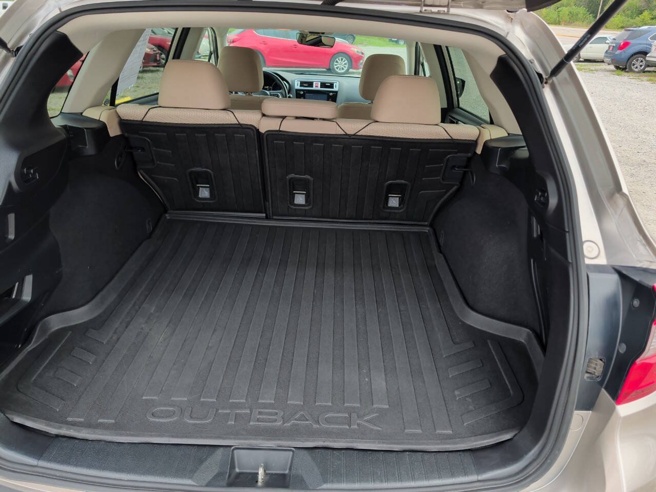 Used 2017 Subaru Outback 2.5i Premium AWD/4WD image 16