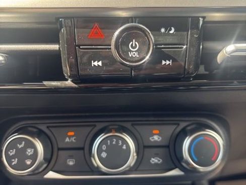 Used 2025 Nissan Kicks SV image 25