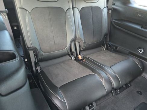 Used 2024 Jeep Grand Cherokee L Altitude image 17