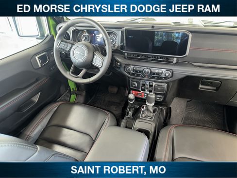 Used 2025 Jeep Wrangler Unlimited Rubicon AWD/4WD image 30