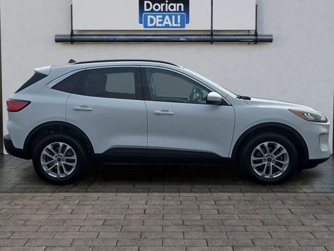 Used 2021 Ford Escape SE w/ Cold Weather Package AWD/4WD image 2