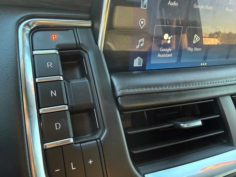 Used 2024 Chevrolet Tahoe Z71 w/ Luxury Package image 22