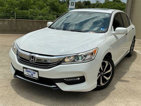 Used 2017 Honda Accord EX-L image 2