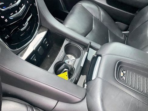 Used 2020 Cadillac Escalade Platinum image 16