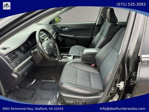Used 2015 Toyota Camry SE FWD image 16