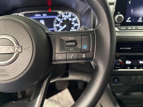 Used 2024 Nissan Rogue SV AWD/4WD image 4