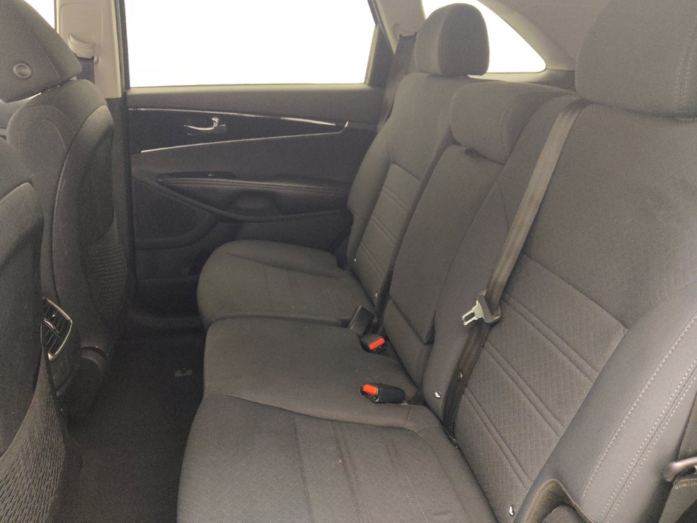 Used 2019 Kia Sorento FWD image 18