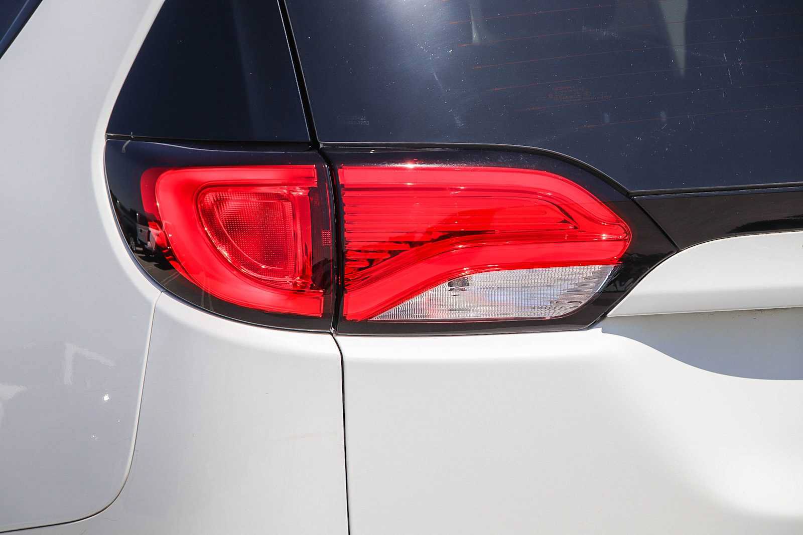 Used 2018 Chrysler Pacifica Touring Plus w/ S Appearance Package FWD image 10