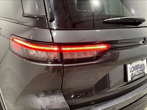 Used 2024 Jeep Grand Cherokee Altitude image 41