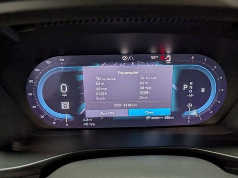 Used 2024 Volvo XC40 B5 Ultimate w/ Protection Package Premier image 17