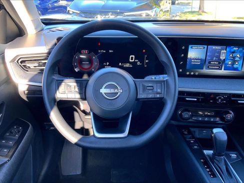 Used 2026 Nissan Kicks SV image 5