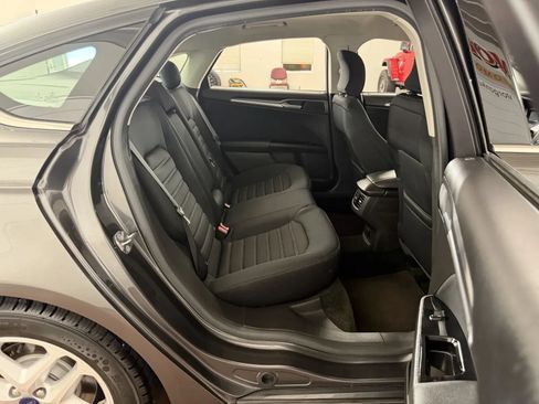 Used 2015 Ford Fusion SE FWD image 28