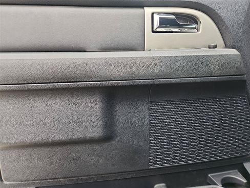 Used 2015 Ford Expedition EL XLT w/ Equipment Group 202A RWD image 22