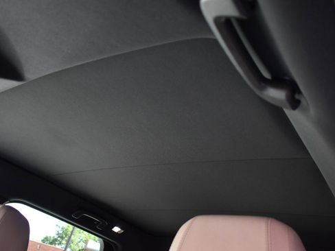 Used 2020 Land Rover Discovery Sport SE AWD/4WD image 38