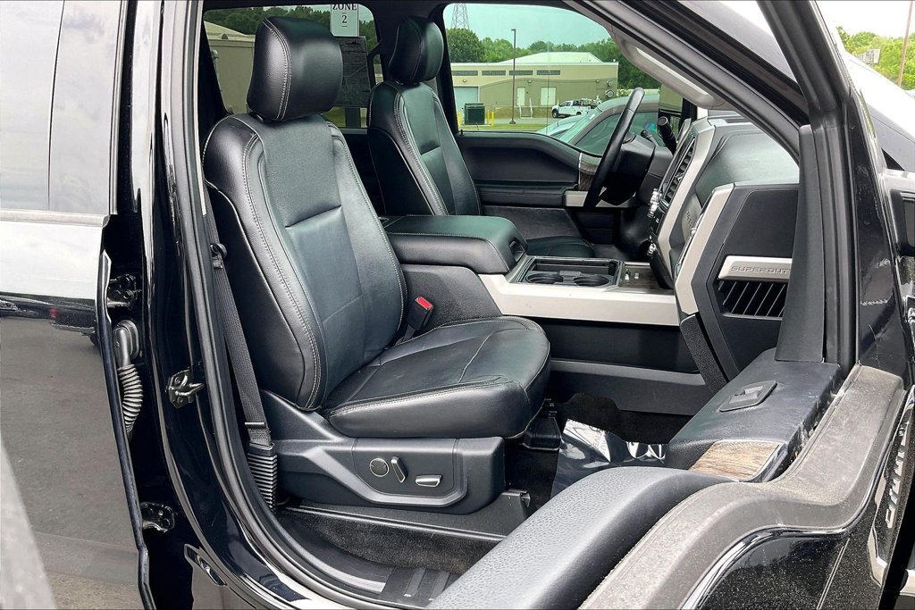 Used 2017 Ford F250 Lariat w/ Lariat Ultimate Package AWD/4WD image 26