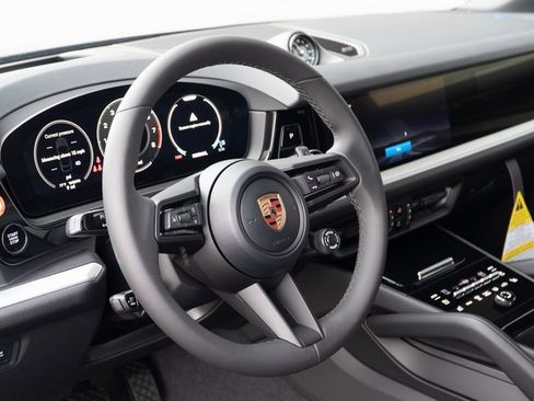 New 2026 Porsche Cayenne Coupe image 4