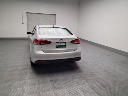 Used 2017 Kia Forte LX FWD image 6