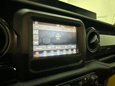 Used 2022 Jeep Wrangler Unlimited Sport AWD/4WD image 46
