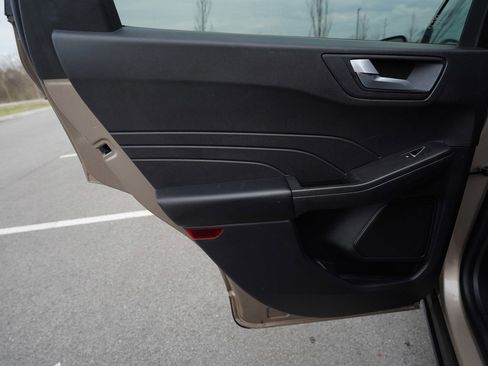Used 2021 Ford Escape SEL FWD image 13