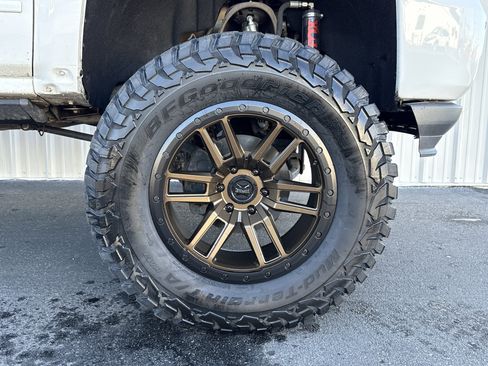 Used 2017 Chevrolet Silverado 1500 LT w/ LT Convenience Package image 31