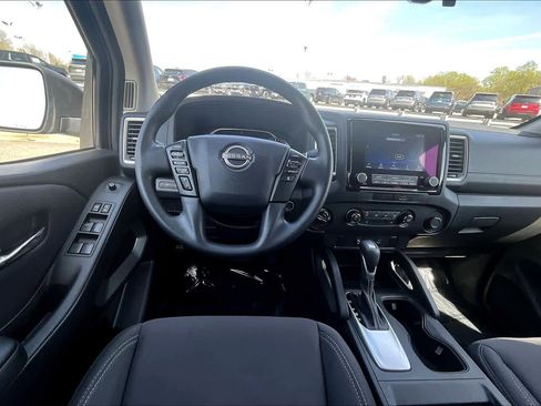 Used 2023 Nissan Frontier SV w/ Technology Package AWD/4WD image 6