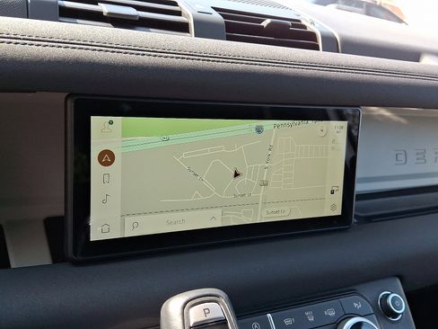 Used 2023 Land Rover Defender 110 X-Dynamic SE image 17