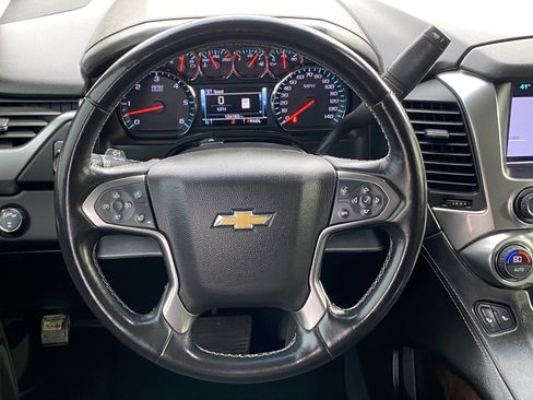 Used 2019 Chevrolet Suburban LT image 10