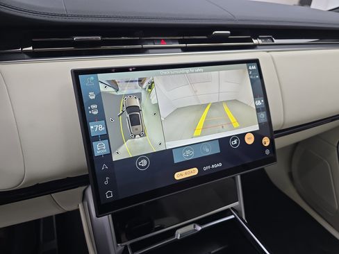 Used 2025 Land Rover Range Rover Long Wheelbase SE image 23