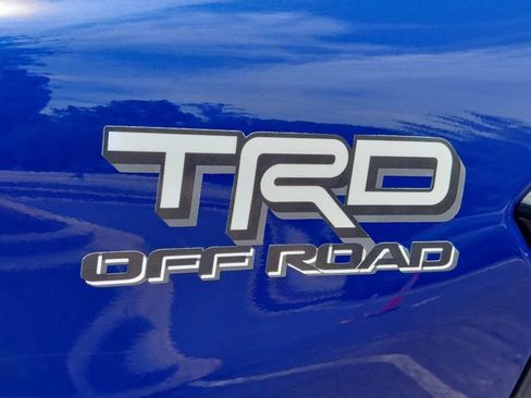 Certified 2025 Toyota Tacoma TRD Off-Road AWD/4WD image 37