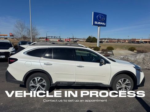 Used 2022 Subaru Outback Touring image 2