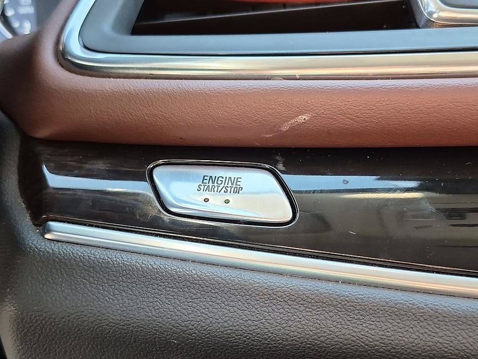 Certified 2019 Buick Enclave Avenir w/ Avenir Technology Package FWD image 27