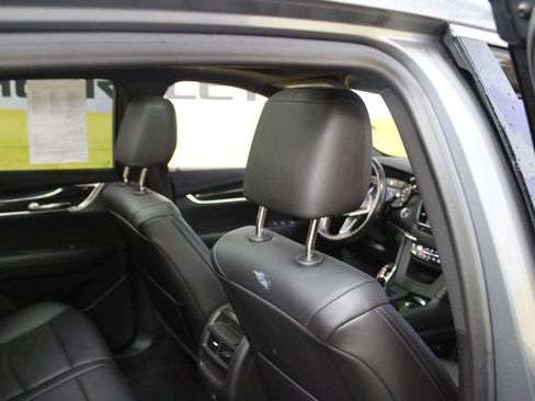 Used 2021 Cadillac XT5 Premium Luxury w/ LPO, Floor Liner Package AWD/4WD image 10