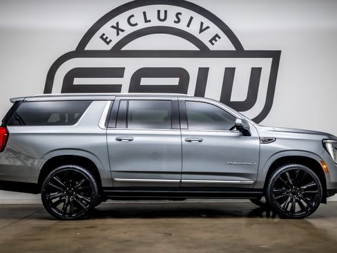Used 2026 GMC Yukon XL Denali w/ Sun & Power Step Package AWD/4WD image 8