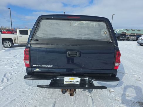 Used 2006 Chevrolet Silverado 2500 LT w/ Heavy-Duty Power Package image 4